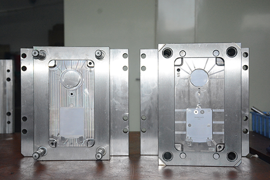 常用的塑膠模具材料與成型材料有什么特點？