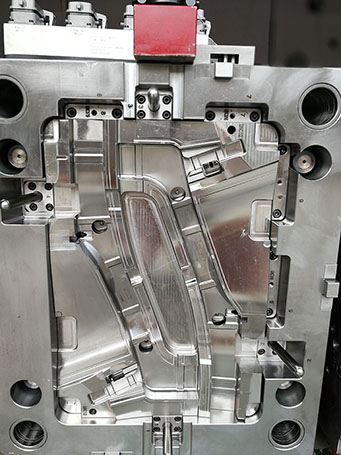 精密塑膠模具的交期需要多久？