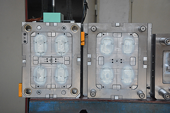 蓋板注塑模具成型結(jié)構(gòu)設(shè)計(jì)