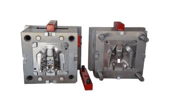 設(shè)計精密注塑模具的時候應(yīng)該注意哪些問題呢？