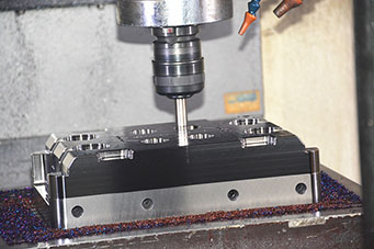 汽車注塑模具設(shè)計(jì)加工需要注意什么？