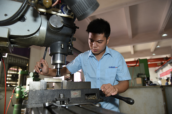 塑料模具廠加工 塑料模具廠加工