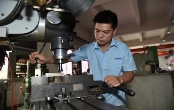 注塑模具加工驅(qū)動(dòng)的幾種方式？