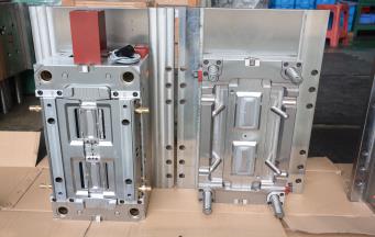 塑膠模具在何情況下必須使用熱流道？