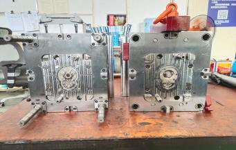 如何確定模塑分模線的位置？