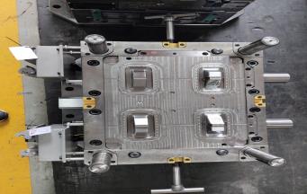 光學(xué)塑膠模具和普通塑膠模具有什么區(qū)別