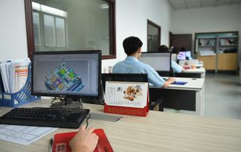 如何為薄壁注塑成型設(shè)計有效的塑料模具？